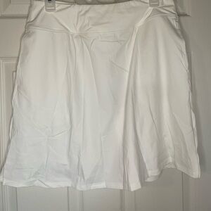 Halara Large Women’s White Skirt With Built In Shorts And Pockets